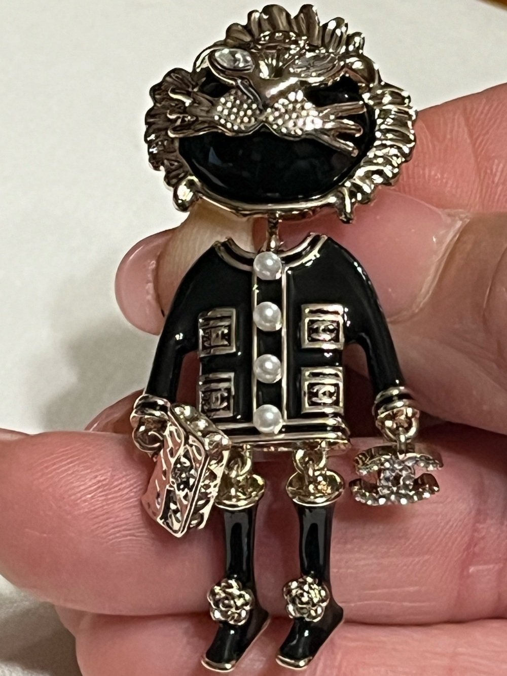 🦁Chanel Lion Coco🦁 Suit Mane Boots 👢Moveable Brooch Pin 🧷 - Picture 7 of 7